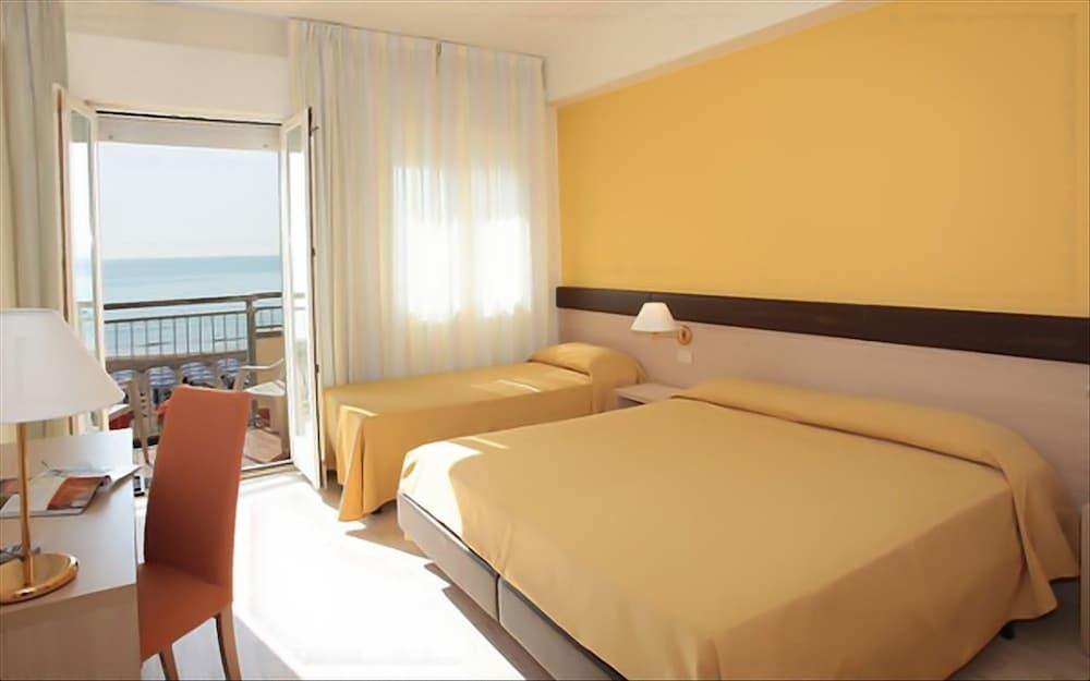 Hotel Astor Lido di Jesolo Dış mekan fotoğraf